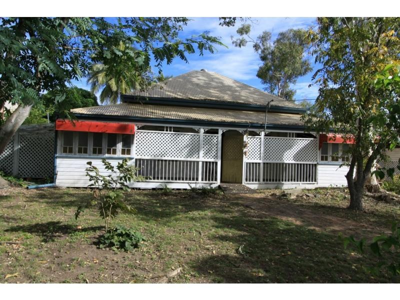 32 Davis Street, The Range QLD 4700