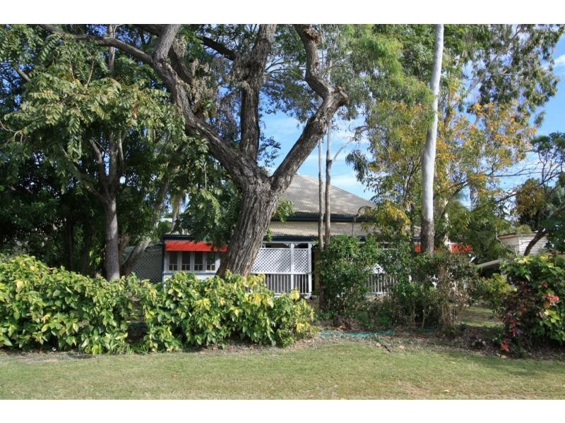 32 Davis Street, The Range QLD 4700
