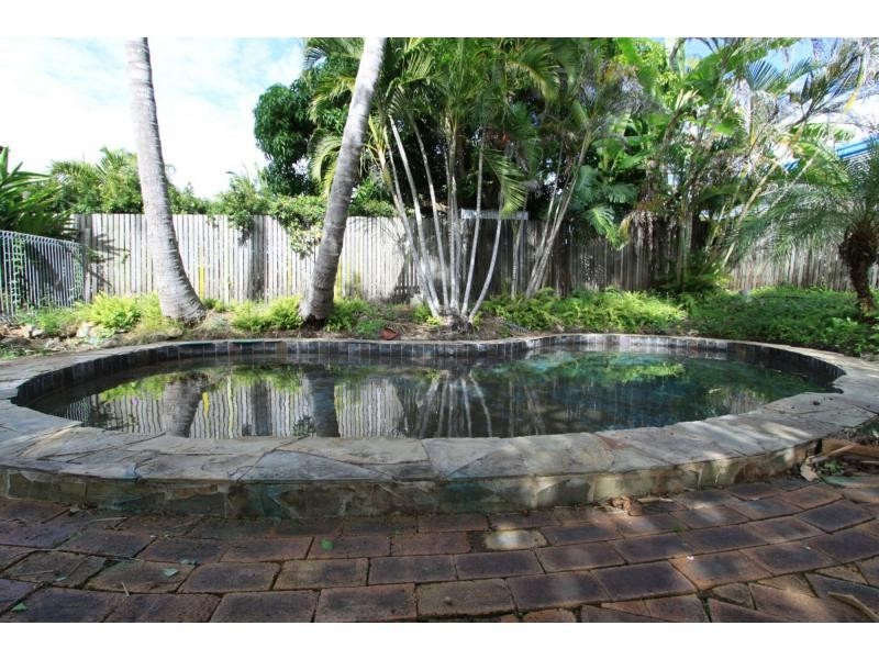 32 Davis Street, The Range QLD 4700