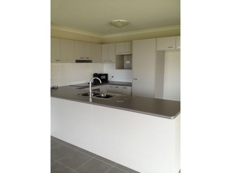 44 Burke And Wills Drive, Gracemere QLD 4702