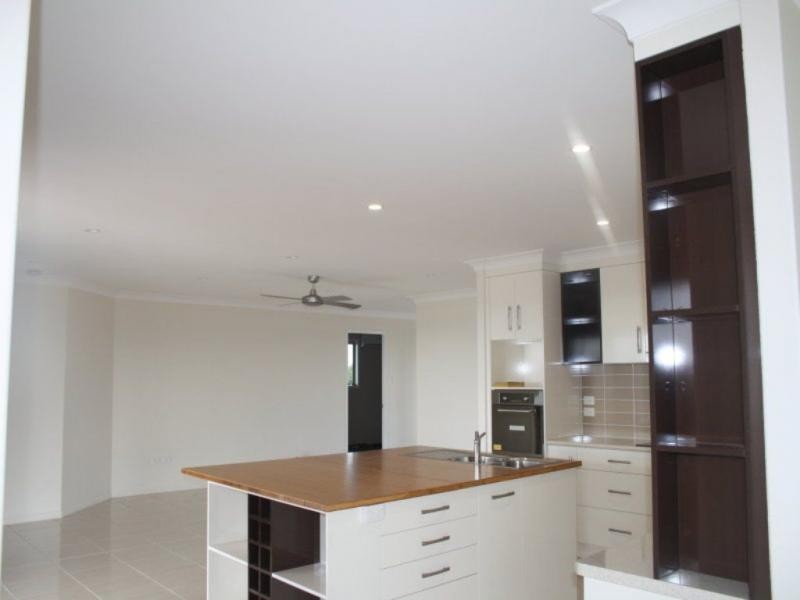 12 Broadhurst Drive, Gracemere QLD 4702