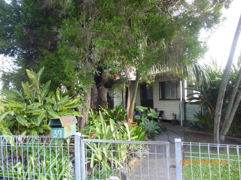 39 Card Street, Berserker QLD 4701