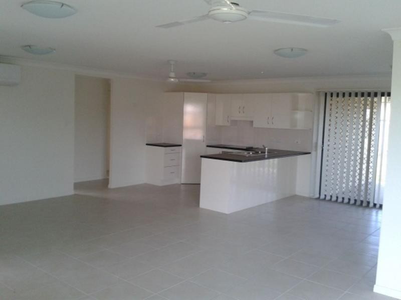 2 Jane Crescent, Gracemere QLD 4702