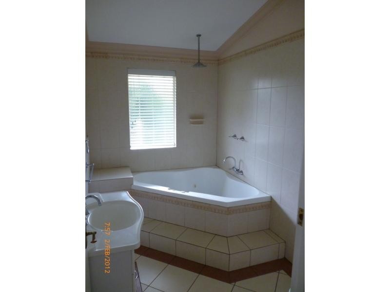 1 King Street, The Range QLD 4700