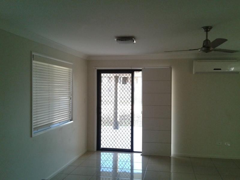 8 Poinciana Place, Gracemere QLD 4702