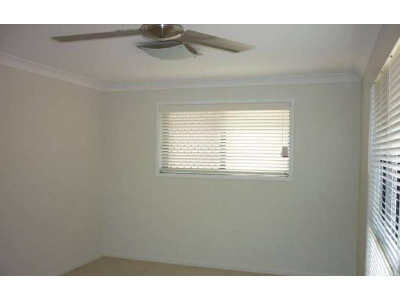 8 Poinciana Place, Gracemere QLD 4702