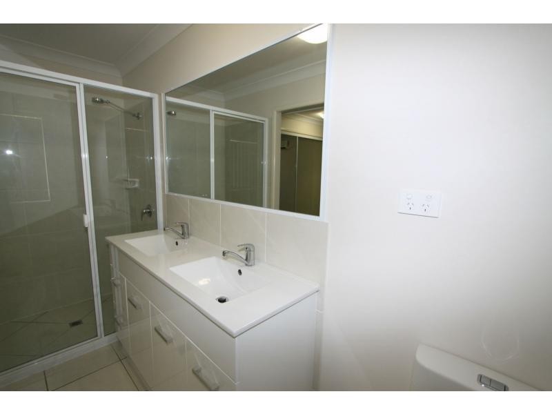 19 Bronco Crescent, Gracemere QLD 4702