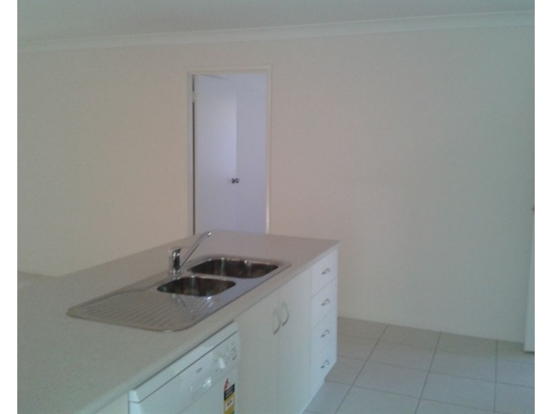 35 Bronco Crescent, Gracemere QLD 4702