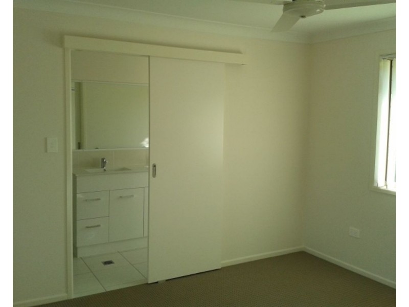 35 Bronco Crescent, Gracemere QLD 4702