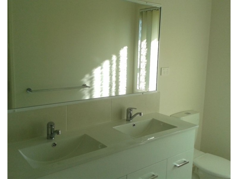 35 Bronco Crescent, Gracemere QLD 4702