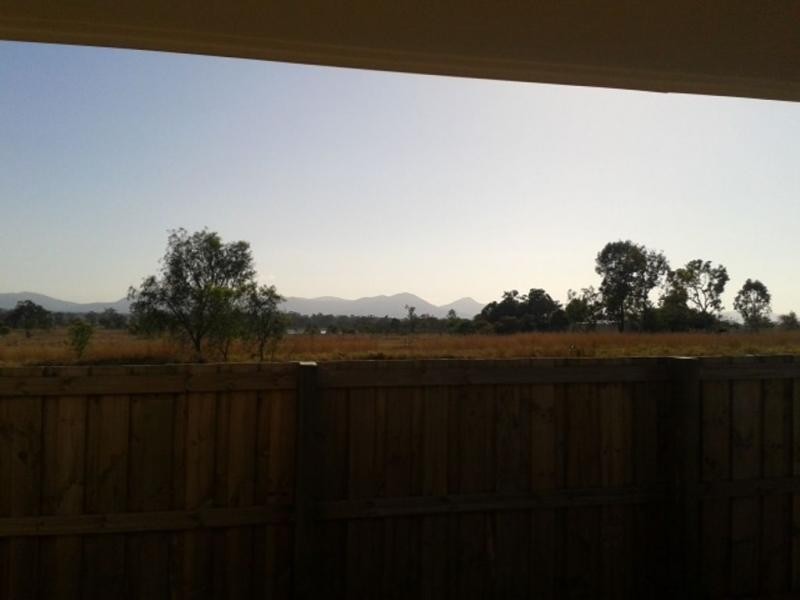 18 Bronco Crescent, Gracemere QLD 4702