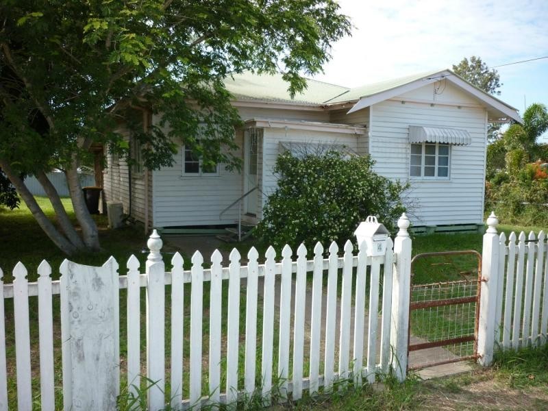 4 Face Street, Park Avenue QLD 4701
