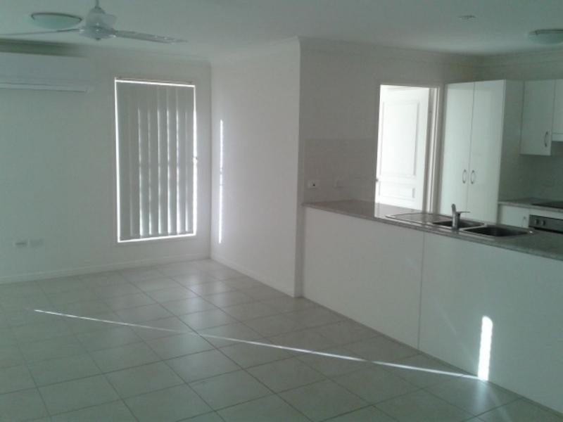 21 Jane Crescent, Gracemere QLD 4702