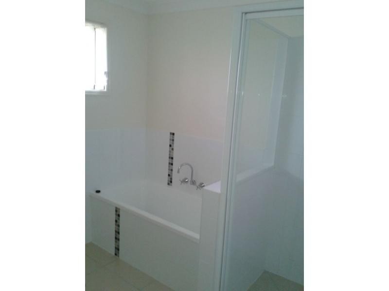 28 Owen Avenue, Gracemere QLD 4702