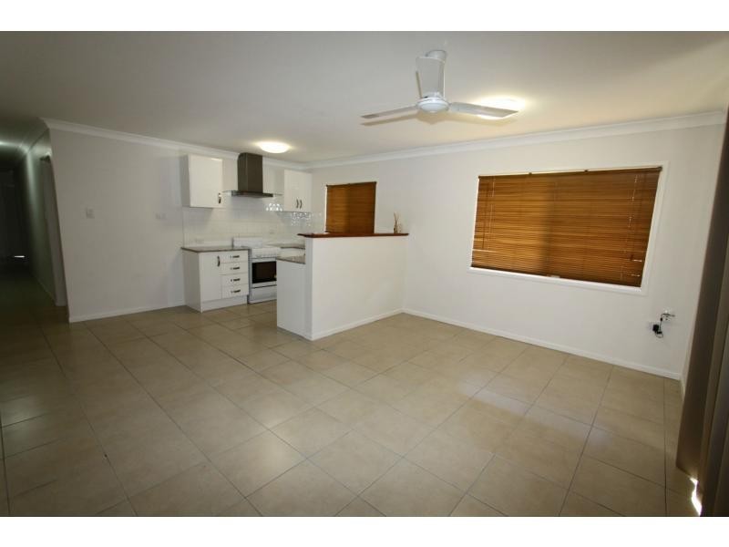 Unit 2/330 Marsh Avenue, Frenchville QLD 4701