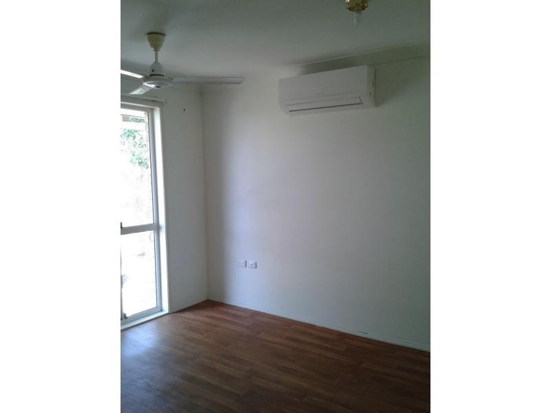 1/100 Victoria Place, Berserker QLD 4701