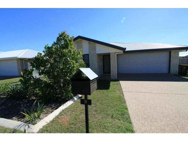 9 Bronco Crescent, Gracemere QLD 4702