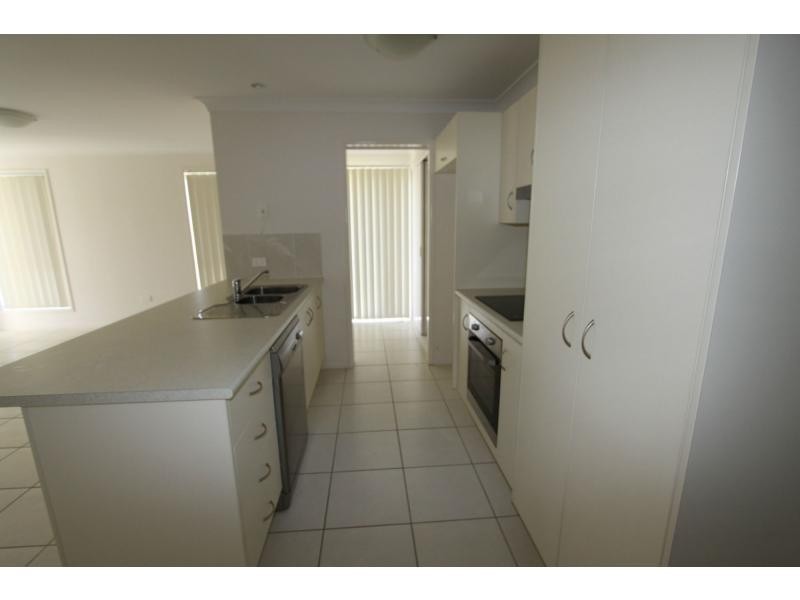 9 Bronco Crescent, Gracemere QLD 4702