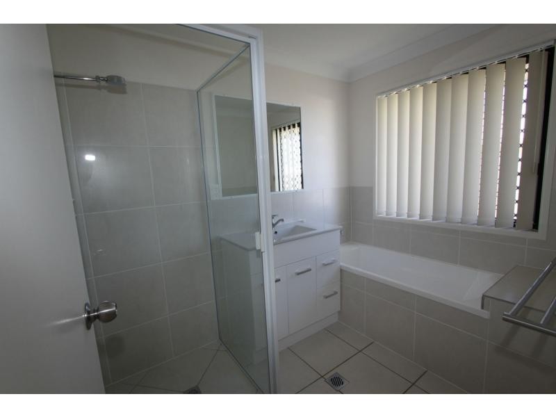 9 Bronco Crescent, Gracemere QLD 4702