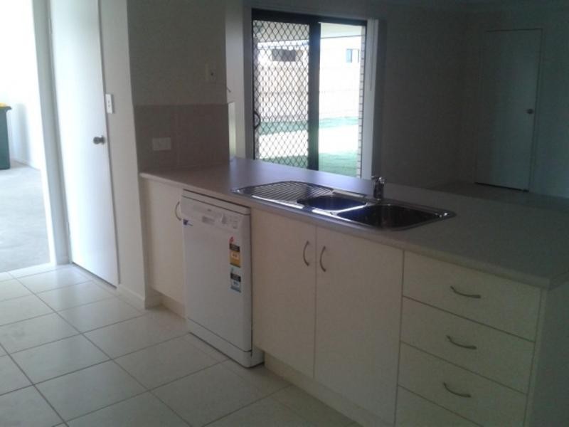 15 Bronco Crescent, Gracemere QLD 4702