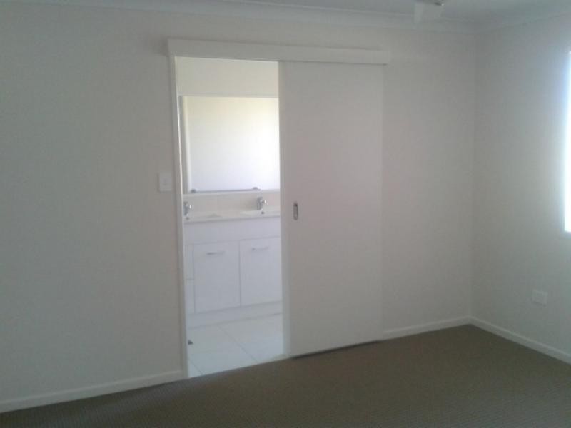 15 Bronco Crescent, Gracemere QLD 4702