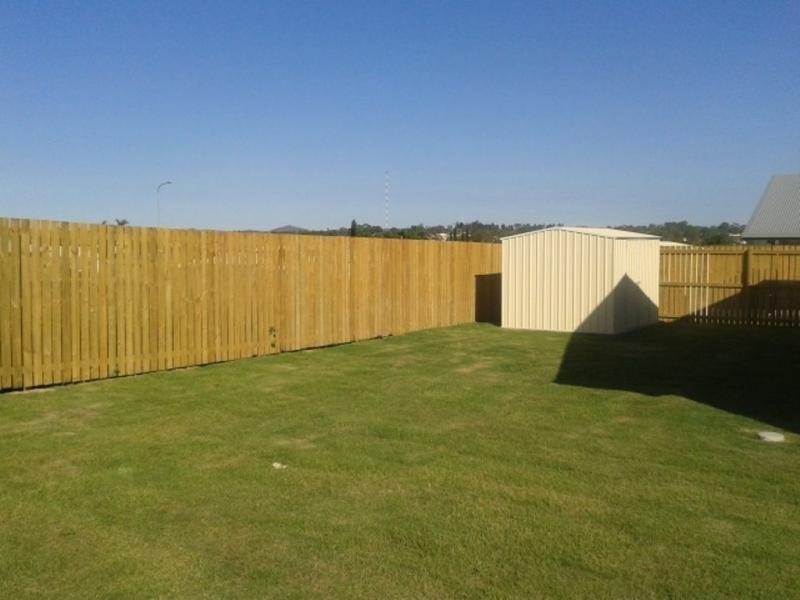 15 Bronco Crescent, Gracemere QLD 4702
