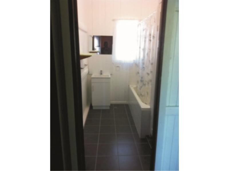 293 Pine Street, Berserker QLD 4701