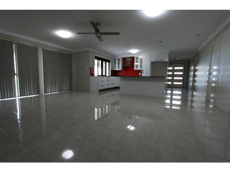 7 Connemara Drive, North Rockhampton,, Kawana QLD 4701