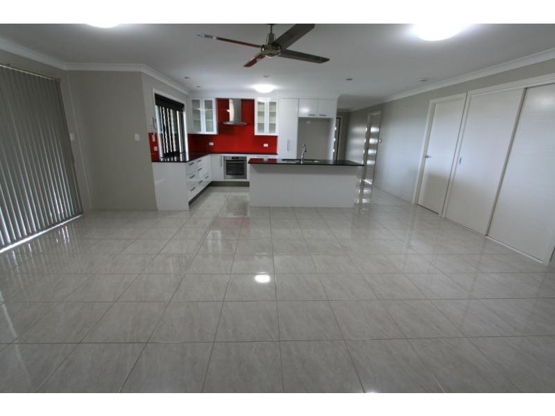 7 Connemara Drive, North Rockhampton,, Kawana QLD 4701