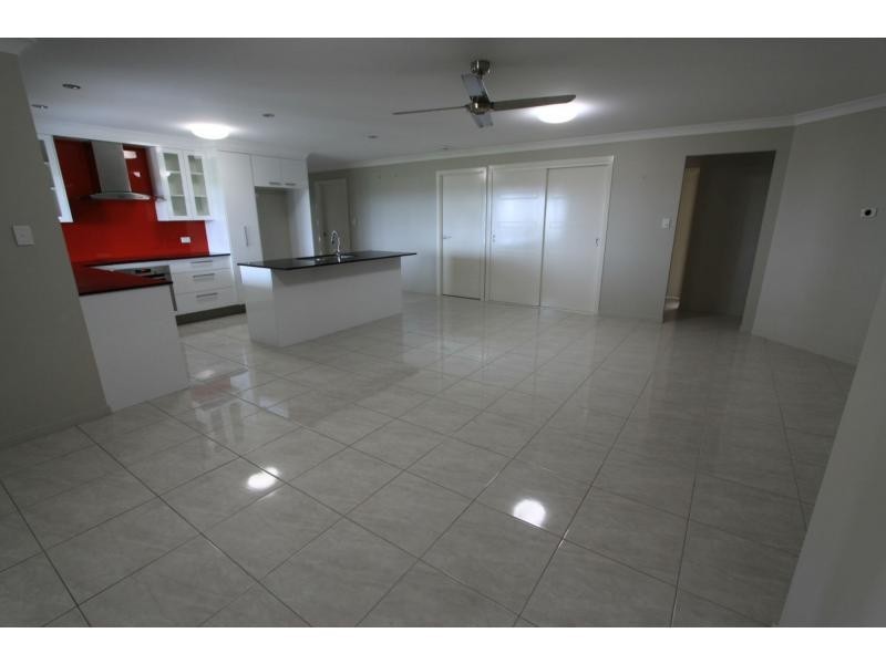 7 Connemara Drive, North Rockhampton,, Kawana QLD 4701