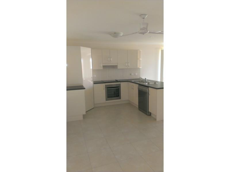 8 Diane Court, Gracemere QLD 4702