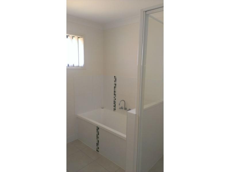 8 Diane Court, Gracemere QLD 4702