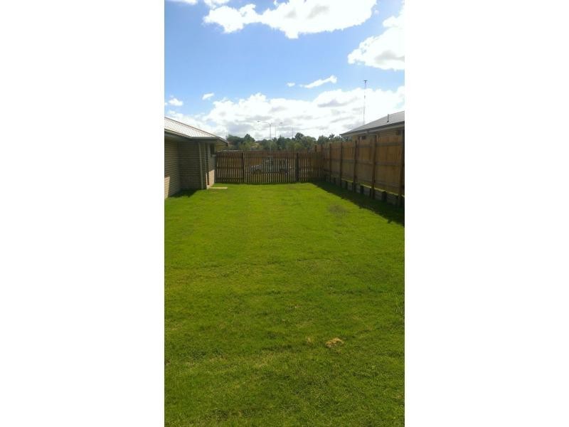 8 Diane Court, Gracemere QLD 4702