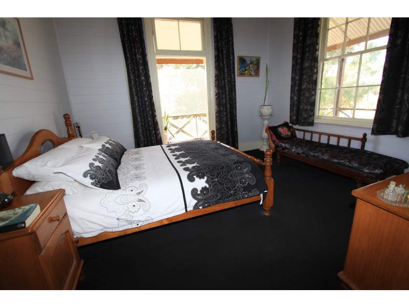 94 Dawson Rd, Glenlee QLD 4711