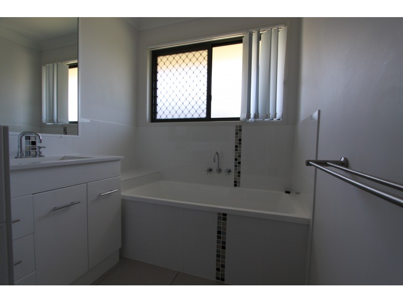 10 Fillwood Court, Gracemere QLD 4702