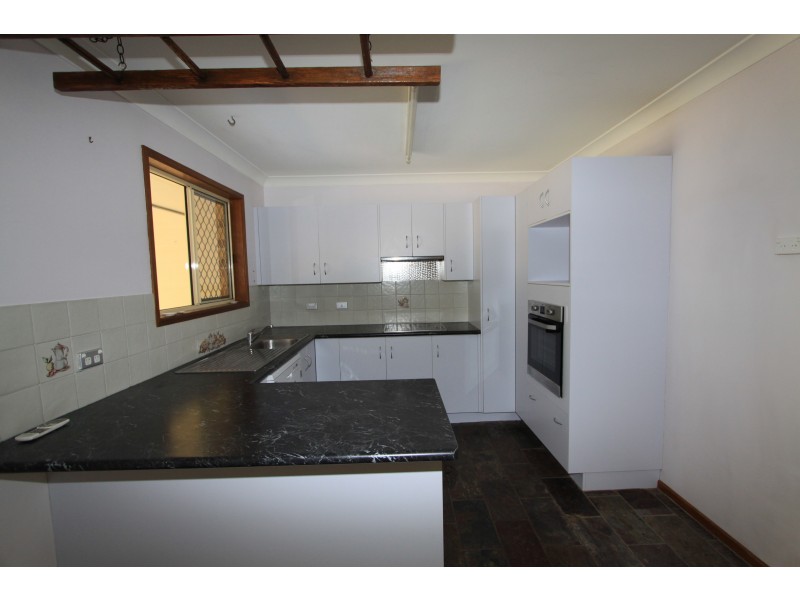 11 Kavanagh Cres, Koongal QLD 4701