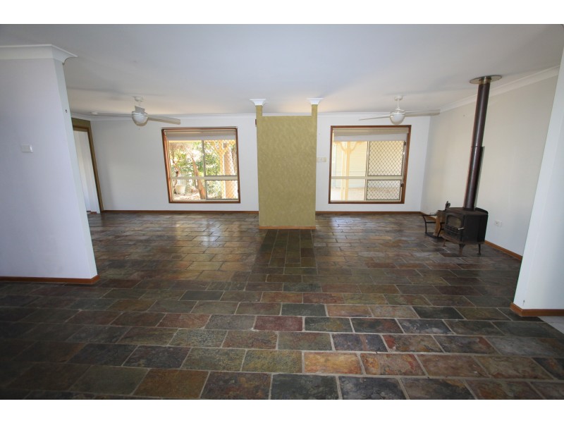 11 Kavanagh Cres, Koongal QLD 4701