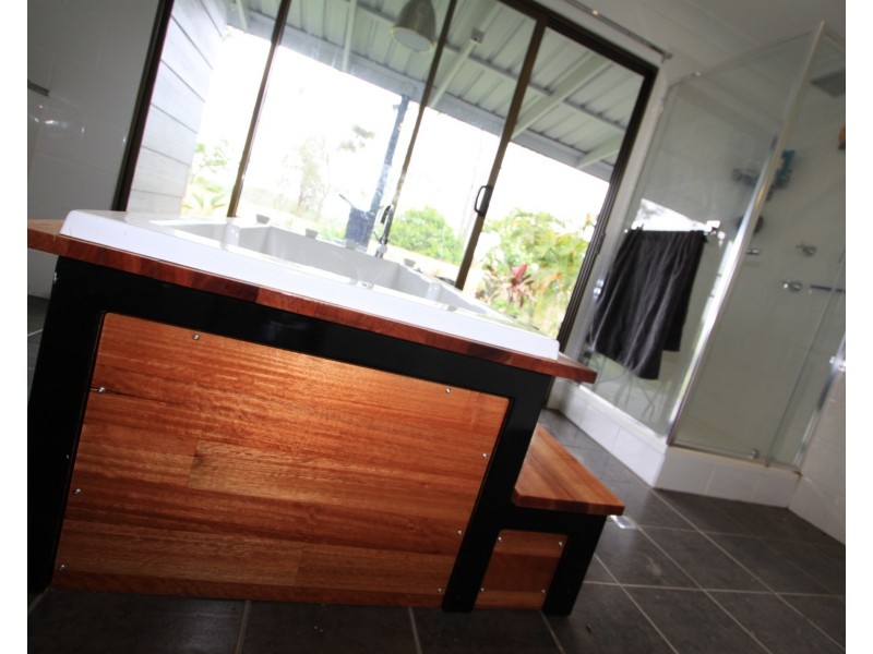 1038 Belmont Rd, Glenlee QLD 4711