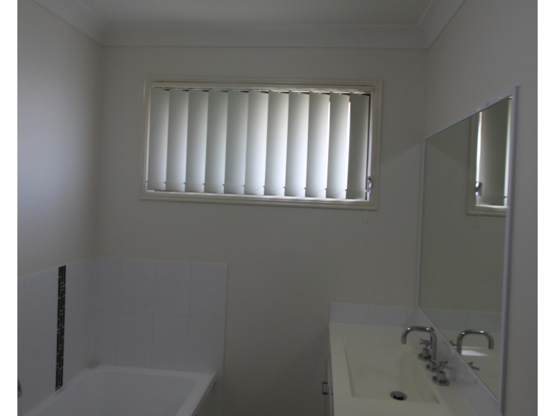 9 Press Ct, Gracemere QLD 4702