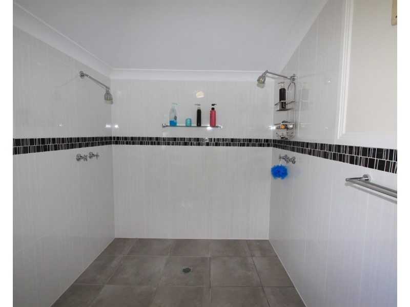 1 Cavell St, Wandal QLD 4700