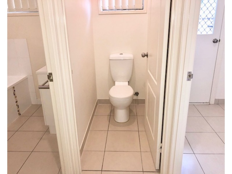 121 Capricorn St, Gracemere QLD 4702