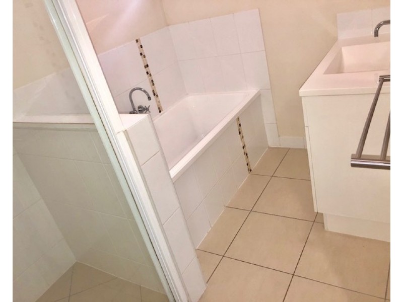 121 Capricorn St, Gracemere QLD 4702