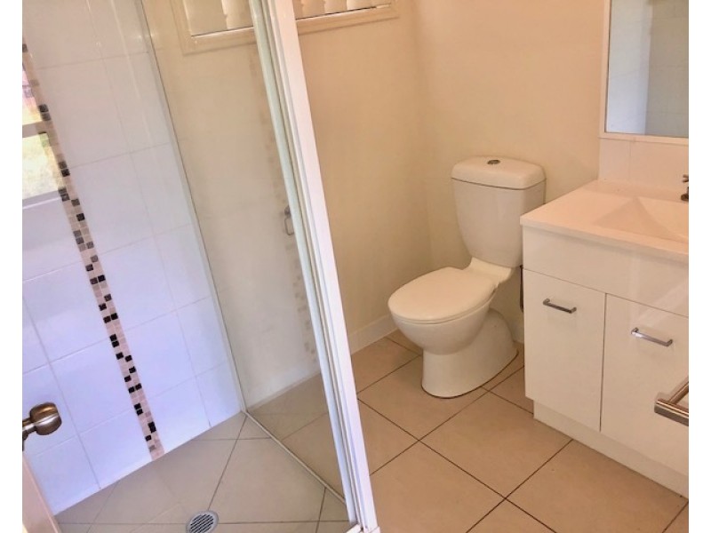 121 Capricorn St, Gracemere QLD 4702