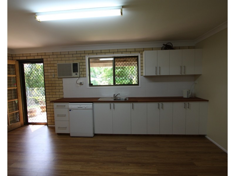 1 Burns St, Frenchville QLD 4701