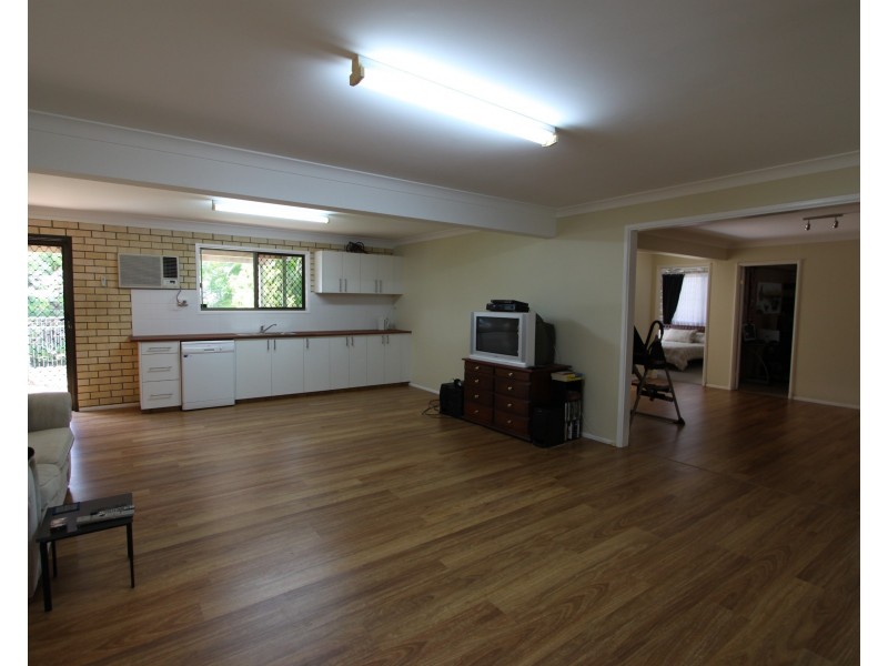 1 Burns St, Frenchville QLD 4701