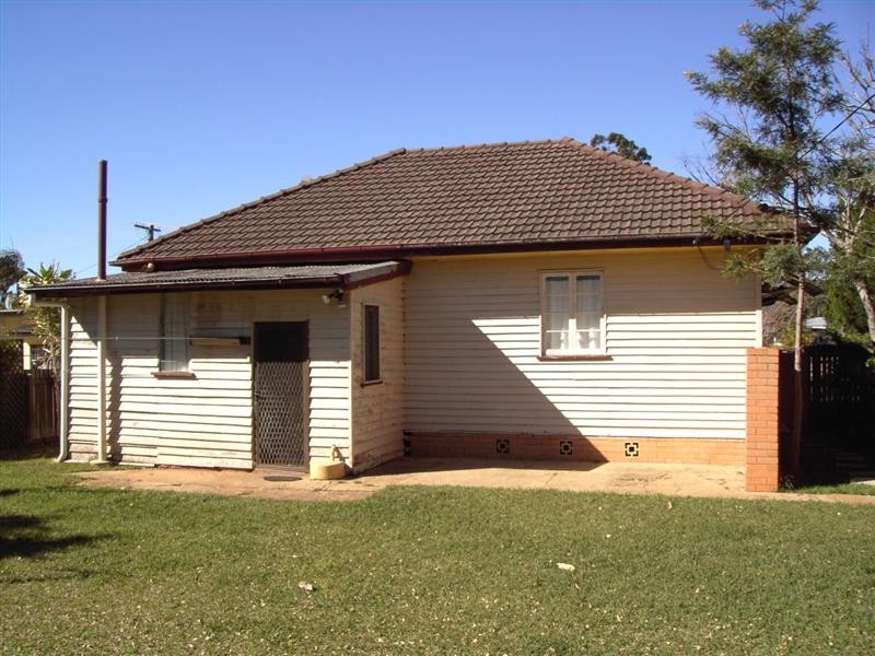 1 The Crescent, Kallangur QLD 4503