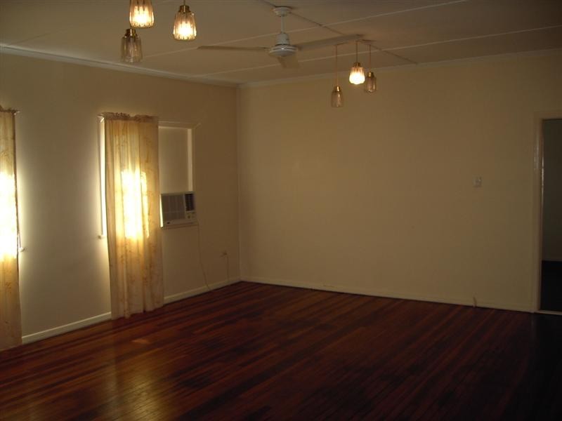 1 The Crescent, Kallangur QLD 4503