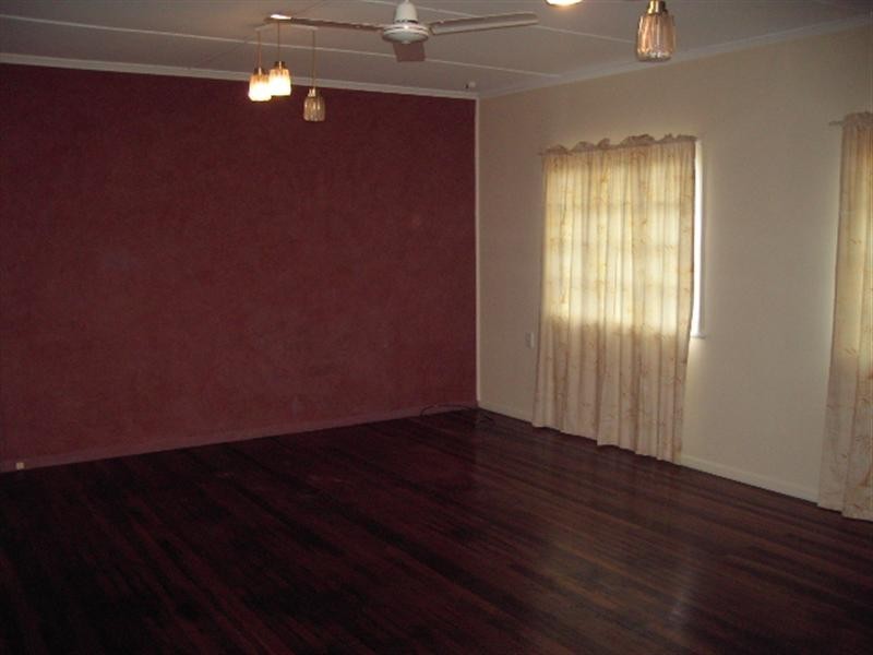 1 The Crescent, Kallangur QLD 4503