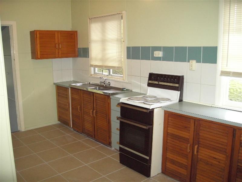 1 The Crescent, Kallangur QLD 4503