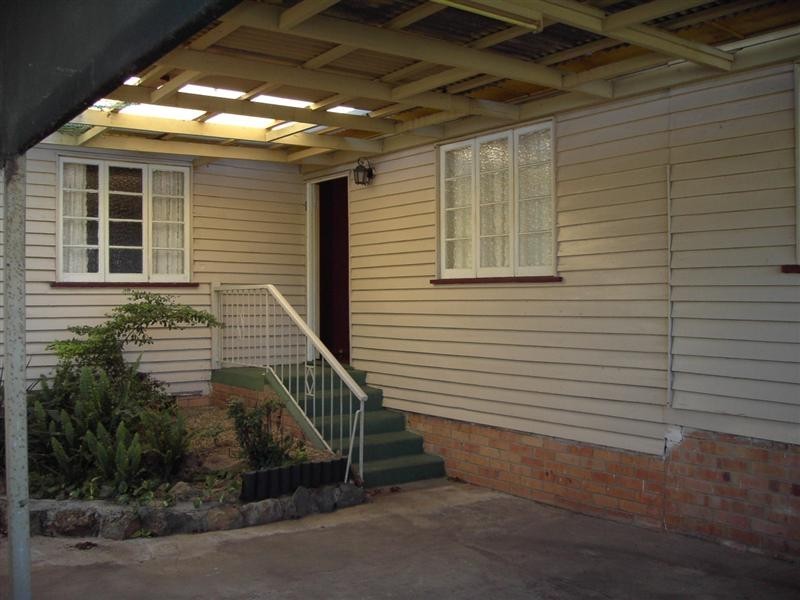 1 The Crescent, Kallangur QLD 4503